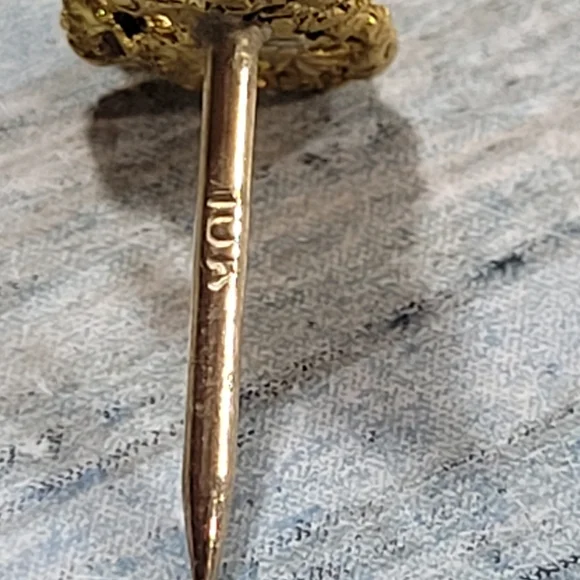 10k Gold Chip Tie Pin. - Picture 5 of 11